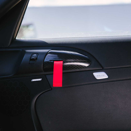 Rennline RS Door Strap Conversion (GT3RS-Style Door Pulls) – Carbon Bezel + Edelstahl-Hardware – Porsche 987/997 Coupé (LHD) – Zugband-Farbe wählbar – Set (links & rechts)