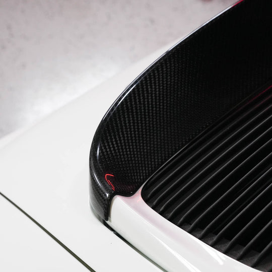 Rennline 964 Upkick / Ducktail Decklid Spoiler – Carbon oder ABS (Material wählbar) – OEM+ Look