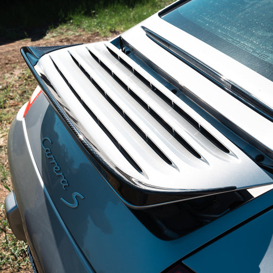 Rennline Mini Decklid Spoiler (Kicker) – Carbon – Porsche 997.1/997.2 Carrera (Non-Turbo, 2005–2012) – 3M VHB – Hochglanz UV-Finish