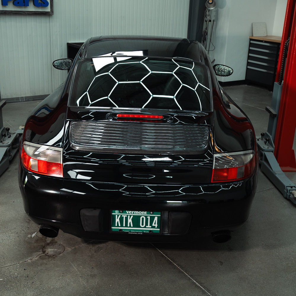 Rennline Carbon Heckklappen-Lamellen (Decklid Louvers) – Porsche 996.1/996.2 C2/C4/C4S/Targa – ersetzt OEM 99651224001
