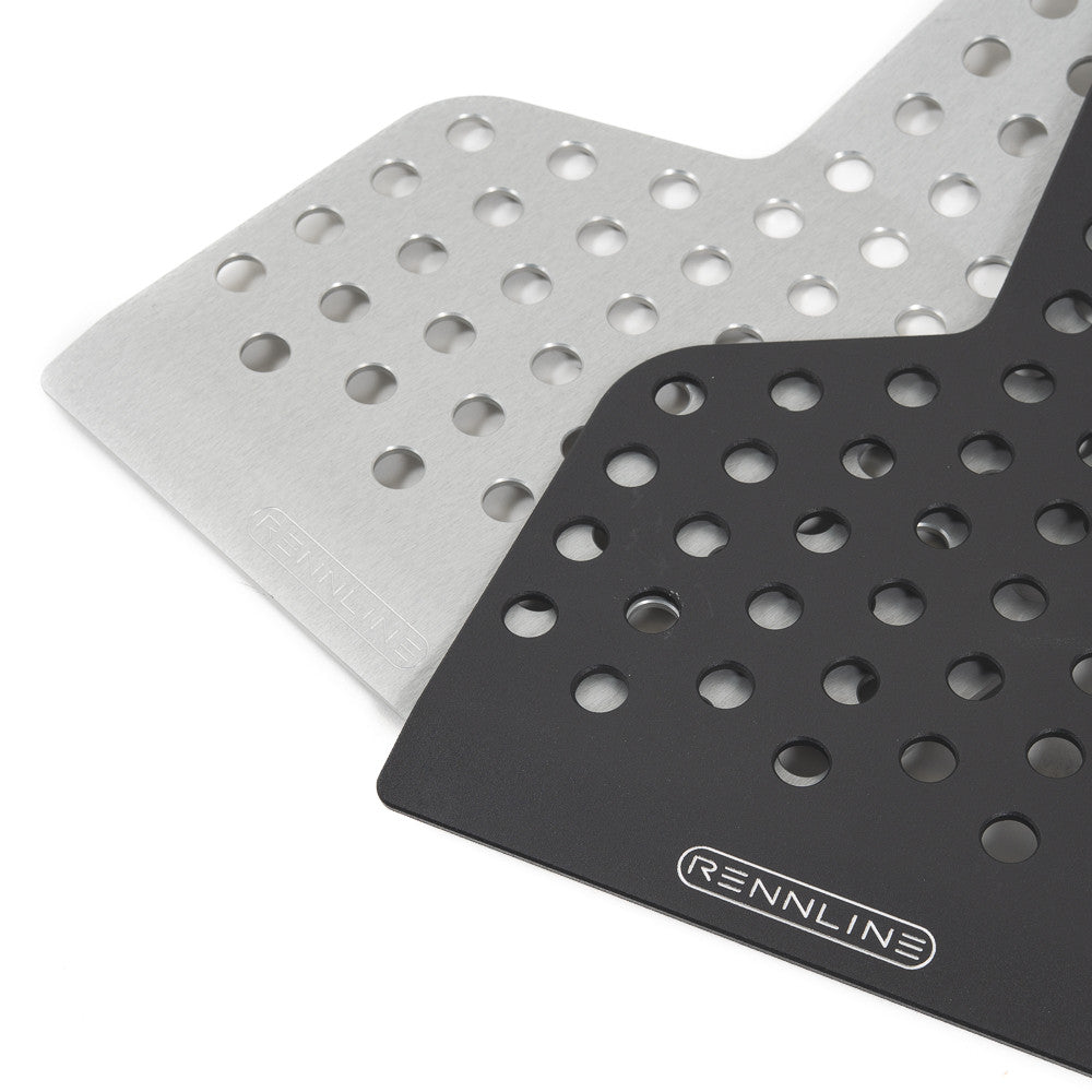 Rennline Aluminium-Floorboard Fahrerseite (perforiert) – Porsche 996/997 & Boxster/Cayman 986/987 – schwarz oder silber
