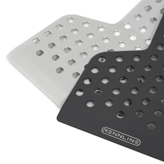 Rennline Aluminium-Floorboard Fahrerseite (perforiert) – Porsche 996/997 & Boxster/Cayman 986/987 – schwarz oder silber
