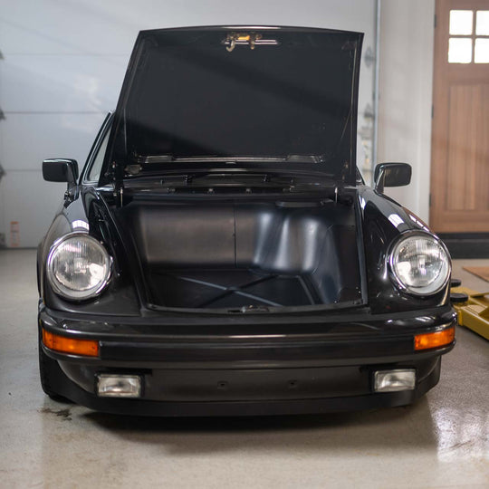 Rennline Carbon Frunk Liner (Kofferraum-Auskleidung) aus Carbonfaser – Porsche 911 (1969–1989) – Ausführung wählbar (Long/Short Nose, Bremsen, Finish)
