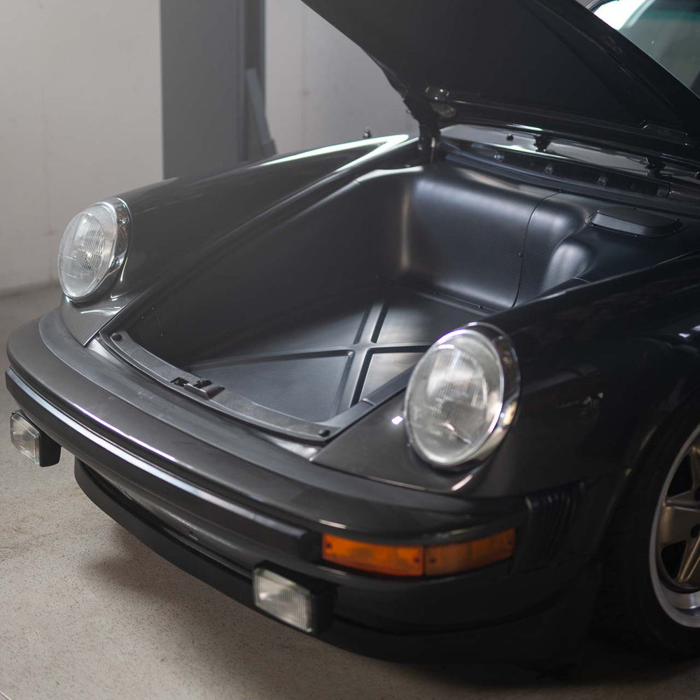 Rennline Carbon Frunk Liner (Kofferraum-Auskleidung) aus Carbonfaser – Porsche 911 (1969–1989) – Ausführung wählbar (Long/Short Nose, Bremsen, Finish)