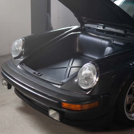 Rennline Carbon Frunk Liner (Kofferraum-Auskleidung) aus Carbonfaser – Porsche 911 (1969–1989) – Ausführung wählbar (Long/Short Nose, Bremsen, Finish)
