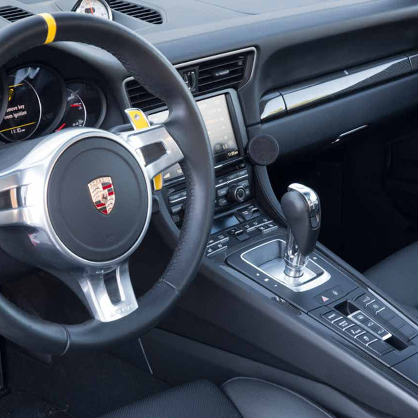 Rennline ExactFit Magnetische Handyhalterung Armaturenbrett – Porsche 991 / 981 / 718 – Linkslenker (LHD) – mit oder ohne Ladefunktion