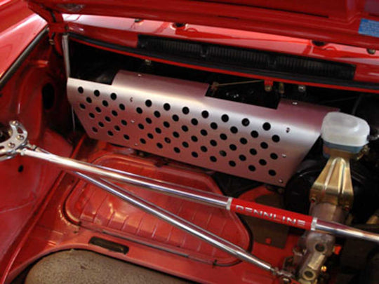 Rennline Gebläsemotor-Abdeckung aus eloxiertem Aluminium – Porsche 911/912/930 (1977–1989, mit Bremskraftverstärker)