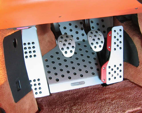 Rennline Aluminium-Floorboard Fahrerseite (perforiert) – Porsche 996/997 & Boxster/Cayman 986/987 – schwarz oder silber