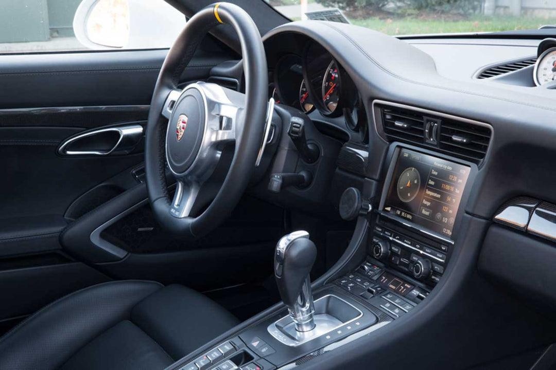 Rennline ExactFit Magnetische Handyhalterung Armaturenbrett – Porsche 991 / 981 / 718 – Linkslenker (LHD) – mit oder ohne Ladefunktion
