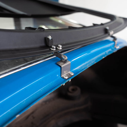 Rennline 911R Heckdeckel-Scharnier „Flip-Over“ – Porsche 911 Coupé (1963–1989) – Quick-Release, inkl. Edelstahl-Hardware