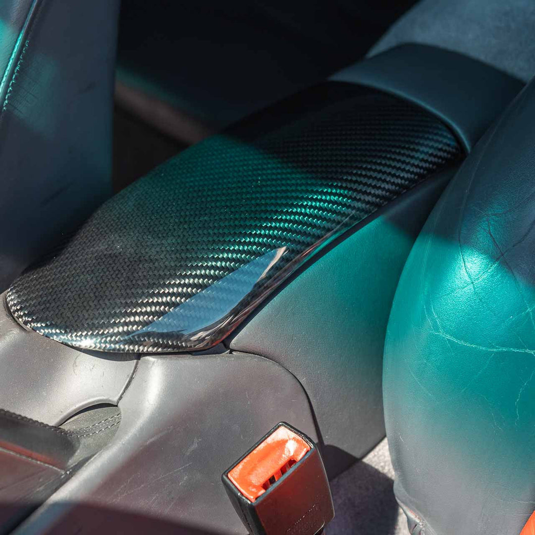Rennline Carbon Mittelkonsolen-Armlehne (Center Console Arm Rest) – Porsche 986 Boxster / 996 (97–04) – OEM-Fit